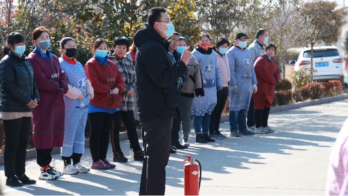 安全無(wú)小事，防患于未然——百華鞋業(yè)舉行消防演練活動(dòng)，筑牢安全防火墻！